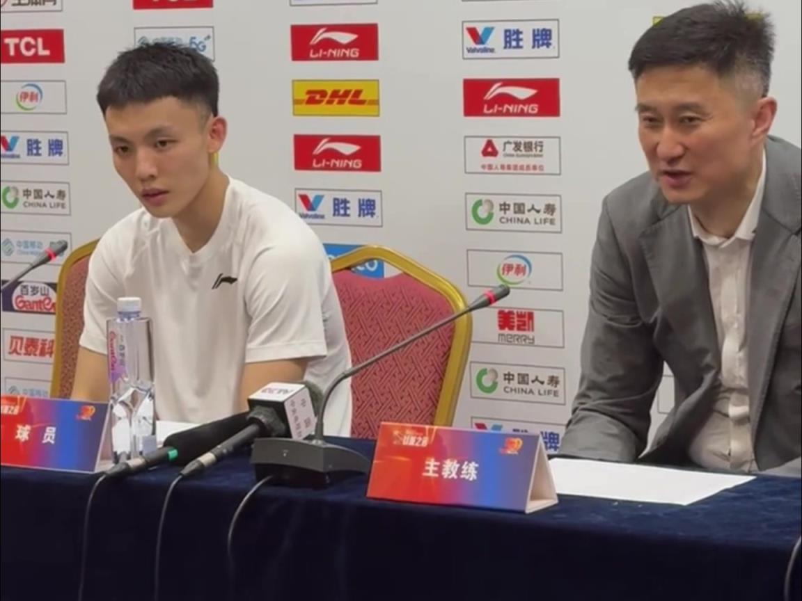 這是能說的嗎徐杰：杜指導(dǎo)賽前說了，這場(chǎng)球就是打架和摔跤！